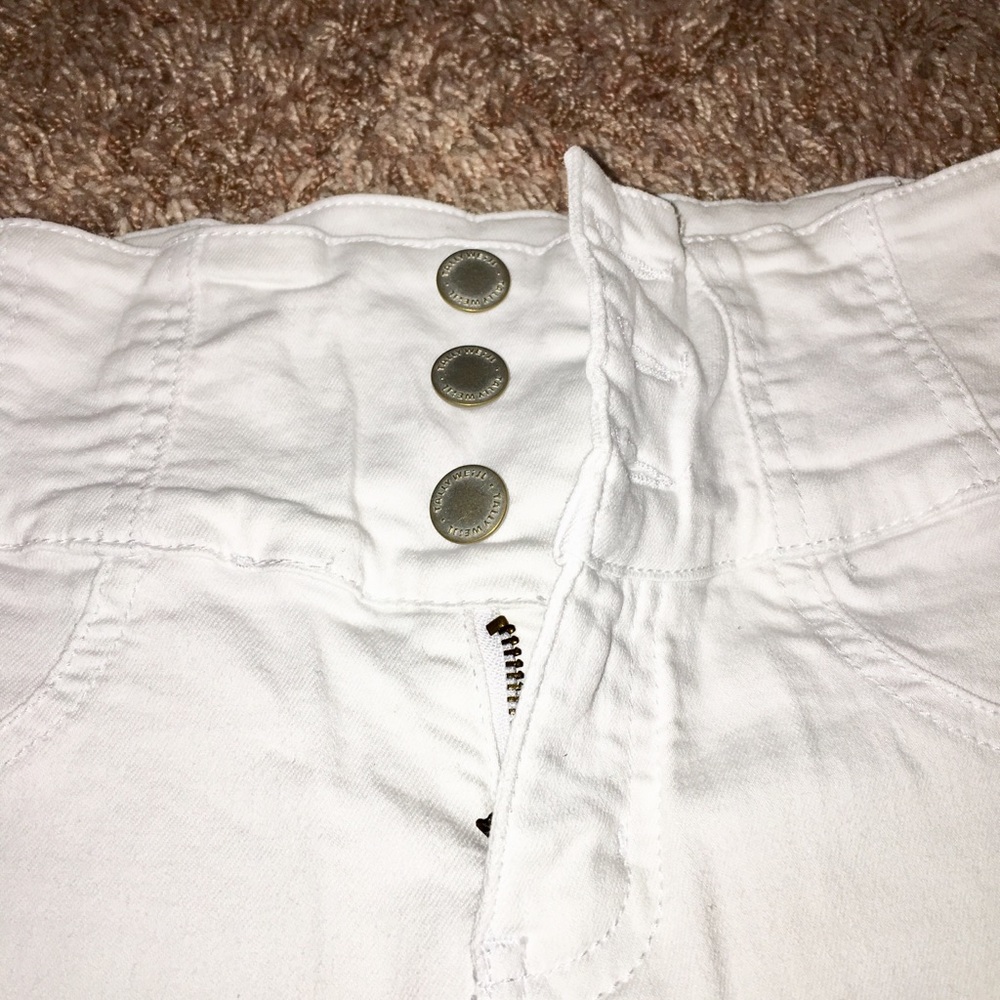 High-waisted skinny jeans
